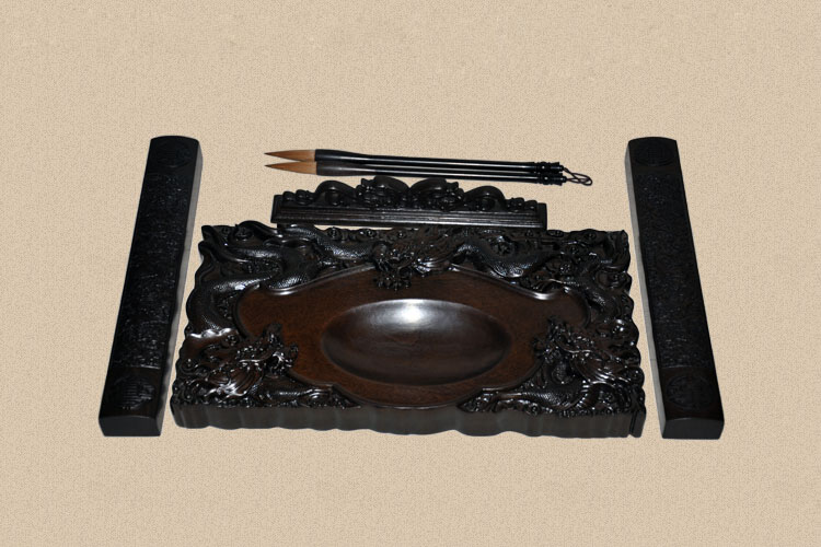 乌木文房用品——吉祥龙